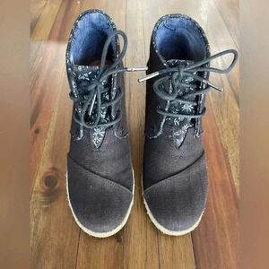 Toms wedges